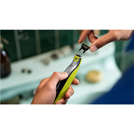 Philips | Replaceable Blade (4 pcs) | OneBlade QP440/50 | Black/Green - Image 4
