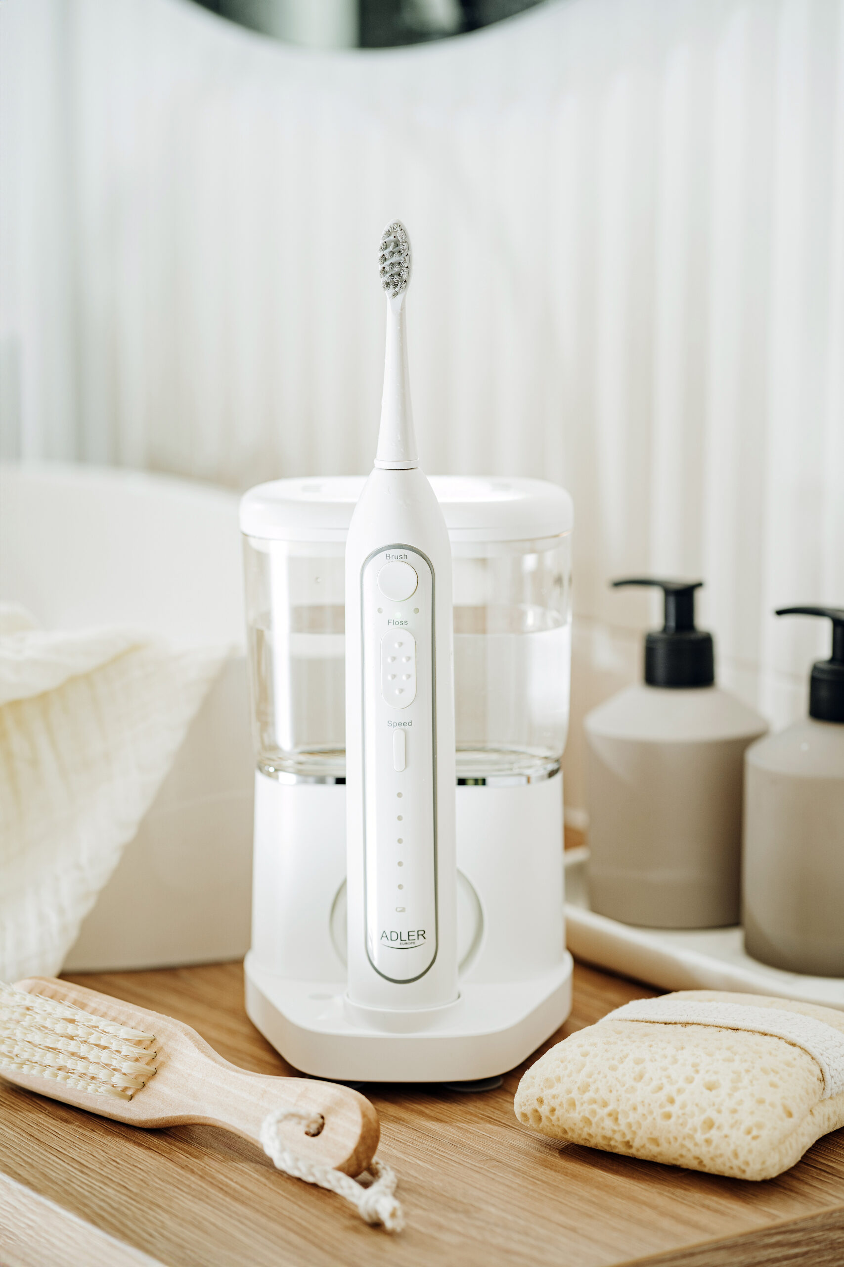 Adler | 2-in-1 Water Flossing Sonic Brush | AD 2180w | Rechargeable | For adults | Number of brush heads included 2 | Number of teeth brushing modes 1 | White - Image 17