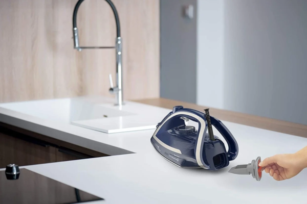 TEFAL | Steam Iron | FV6830E0 | Steam Iron | 2800 W | Water tank capacity 270 ml | Continuous steam 50 g/min | Silver/Blue - Image 5