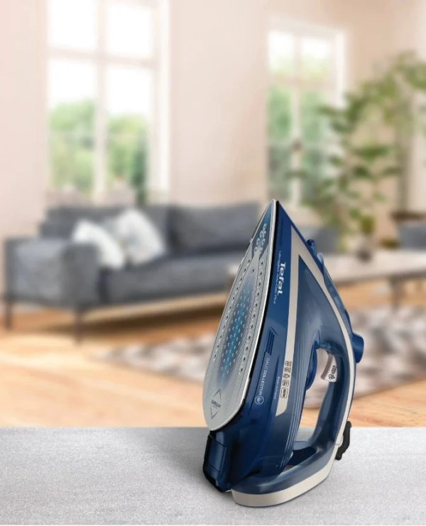 TEFAL | Steam Iron | FV6830E0 | Steam Iron | 2800 W | Water tank capacity 270 ml | Continuous steam 50 g/min | Silver/Blue - Image 7