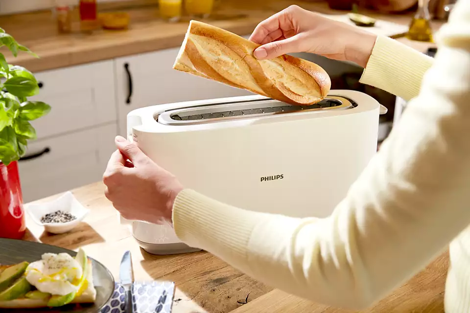 Philips | Toaster | HD2590/00 Daily Collection | Power 870-1030 W | Number of slots 2 | Housing material Plastic | White - Image 9