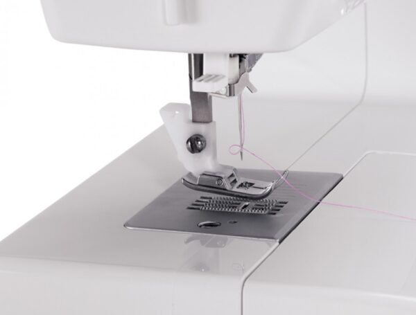 Sewing machine | Singer | SIMPLE 3223 | Number of stitches 23 | Number of buttonholes 1 | White/Pink - Image 3