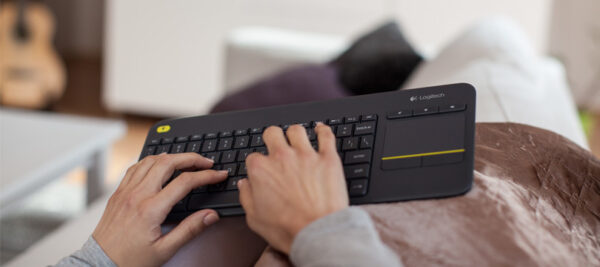 Logitech | K400 Plus | Keyboard with Trackpad | Wireless | US | Black | USB port - Image 16