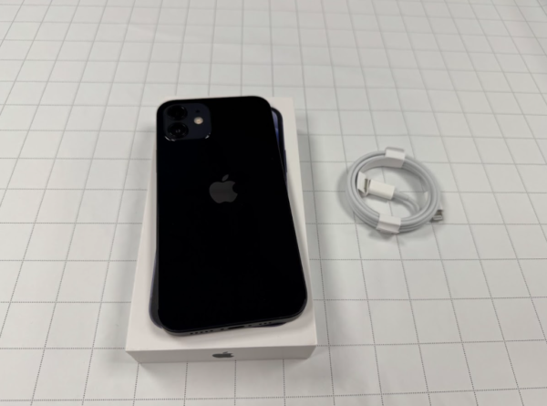 Apple | RENEW | Grade A | iPhone 12 | Black | 6.1 " | Super Retina XDR OLED | 2532 x 1170 pixels | 4 GB | 64 GB | Dual SIM | 4G | 5G | 12+12 MP | iOS | 18 - Image 5