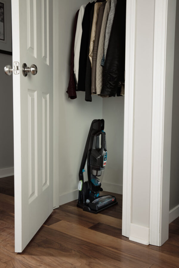 Bissell | Vacuum cleaner | MultiReach Essential | Cordless operating | Handstick and Handheld | - W | 18 V | Operating time (max) 30 min | Black/Blue | Warranty 24 month(s) | Battery warranty 24 month(s) - Image 13