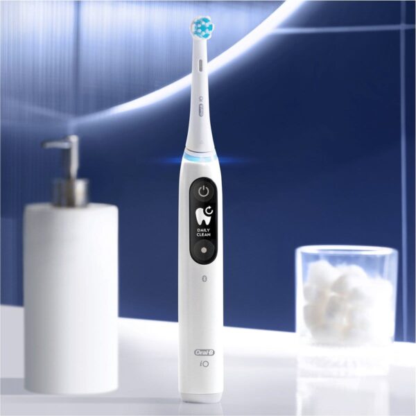Oral-B Electric Toothbrush | iO6 | Rechargeable | For adults | Number of brush heads included 1 | Number of teeth brushing modes 5 | White - Image 4