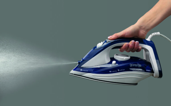Gorenje | Steam Iron | SIH2600BLC | Steam Iron | 2600 W | Water tank capacity 350 ml | Continuous steam 30 g/min | Steam boost performance 95 g/min | Blue/White - Image 4