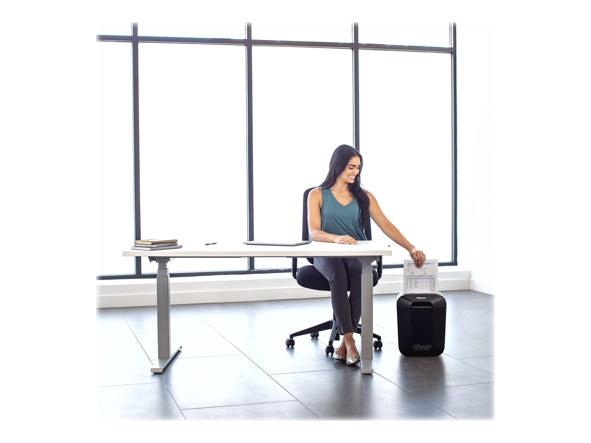 Cross-Cut | LX45 | Black | Paper shredding | Credit cards shredding | Traditional - Image 10