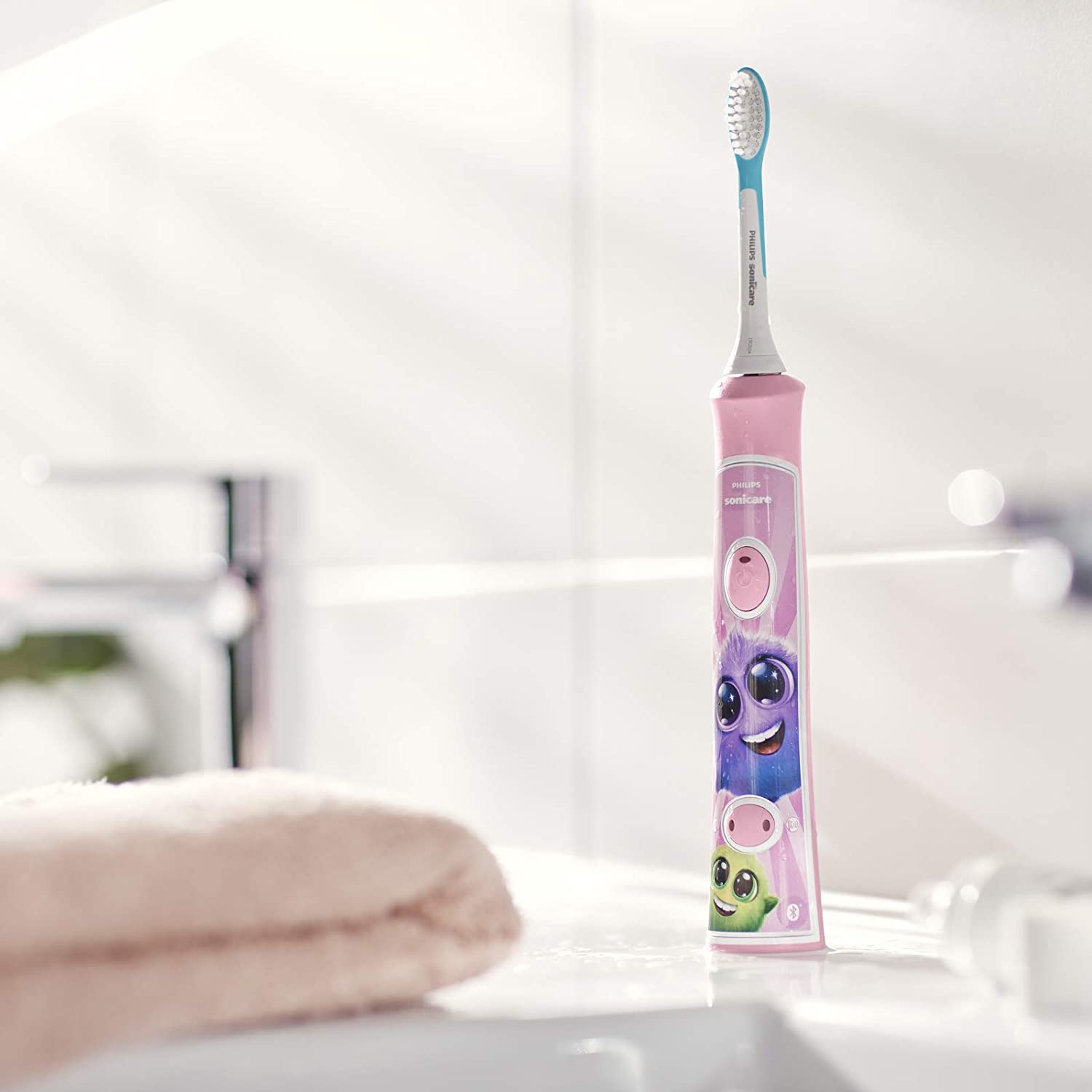 Philips | Electric toothbrush | HX6352/42 | Rechargeable | For kids | Number of brush heads included 2 | Number of teeth brushing modes 2 | Sonic technology | Pink - Image 7