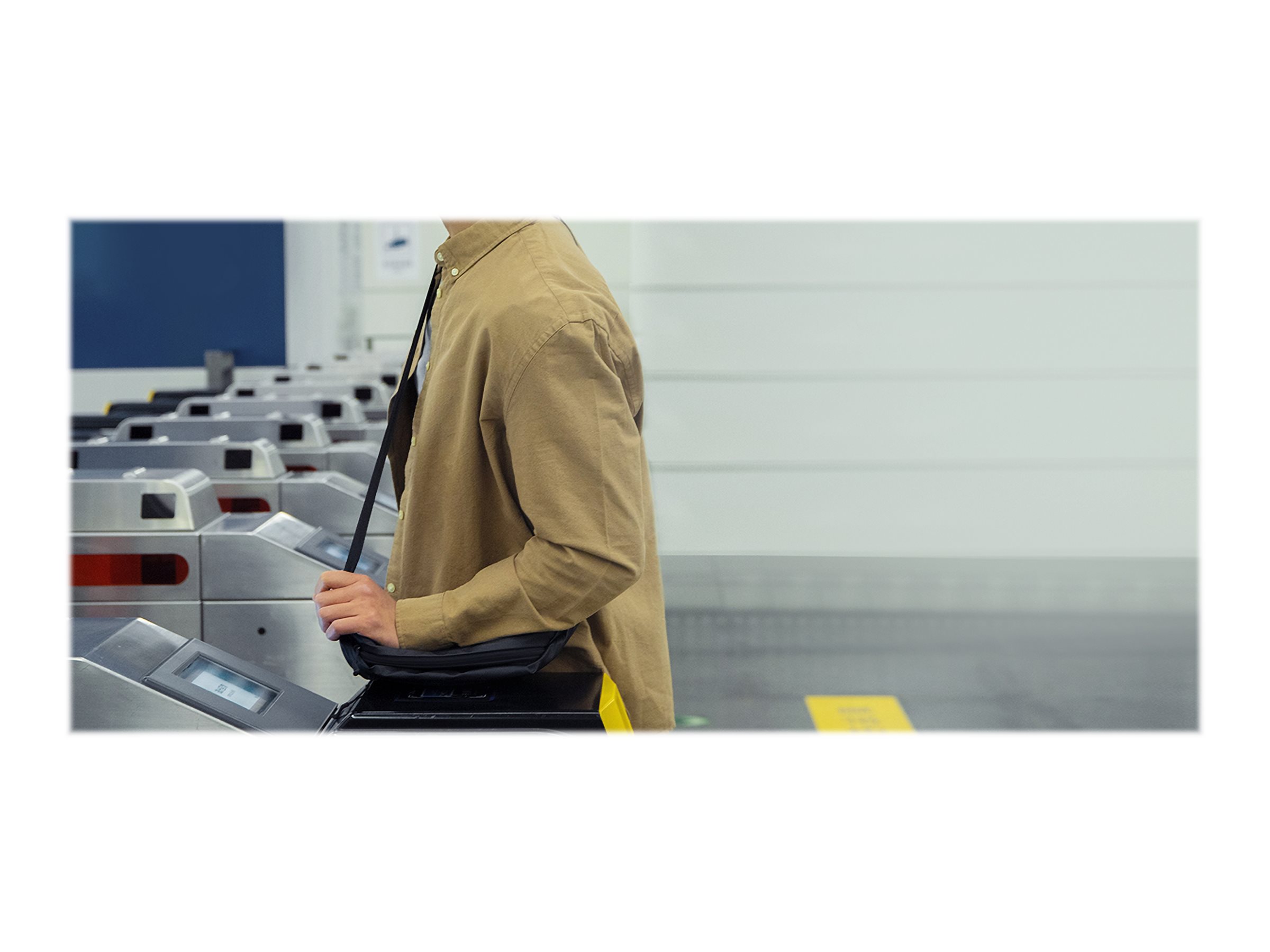 Sports Fanny Pack | BHR5226GL | Black | Polyester with Polyurethane Coating | YKK Zipper with water resistance - Image 16