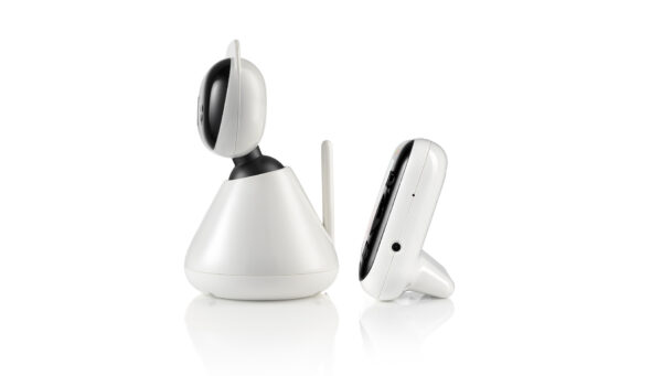 Motorola | Video Baby Monitor | PIP1500 5.0" | 5.0" color display with 480 x 272px resolution; 5.0" color display with 480 x 272px resolution; Digital zoom; Secure and private connection; LED sound level indicator; Two-way talk; Room temperature monitoring; Infrared night vision; High sensitivity microphone; Rechargeable parent unit; 5 x Soothing lullabies; Wall Mount (using bracket provided) | White/Black - Image 3