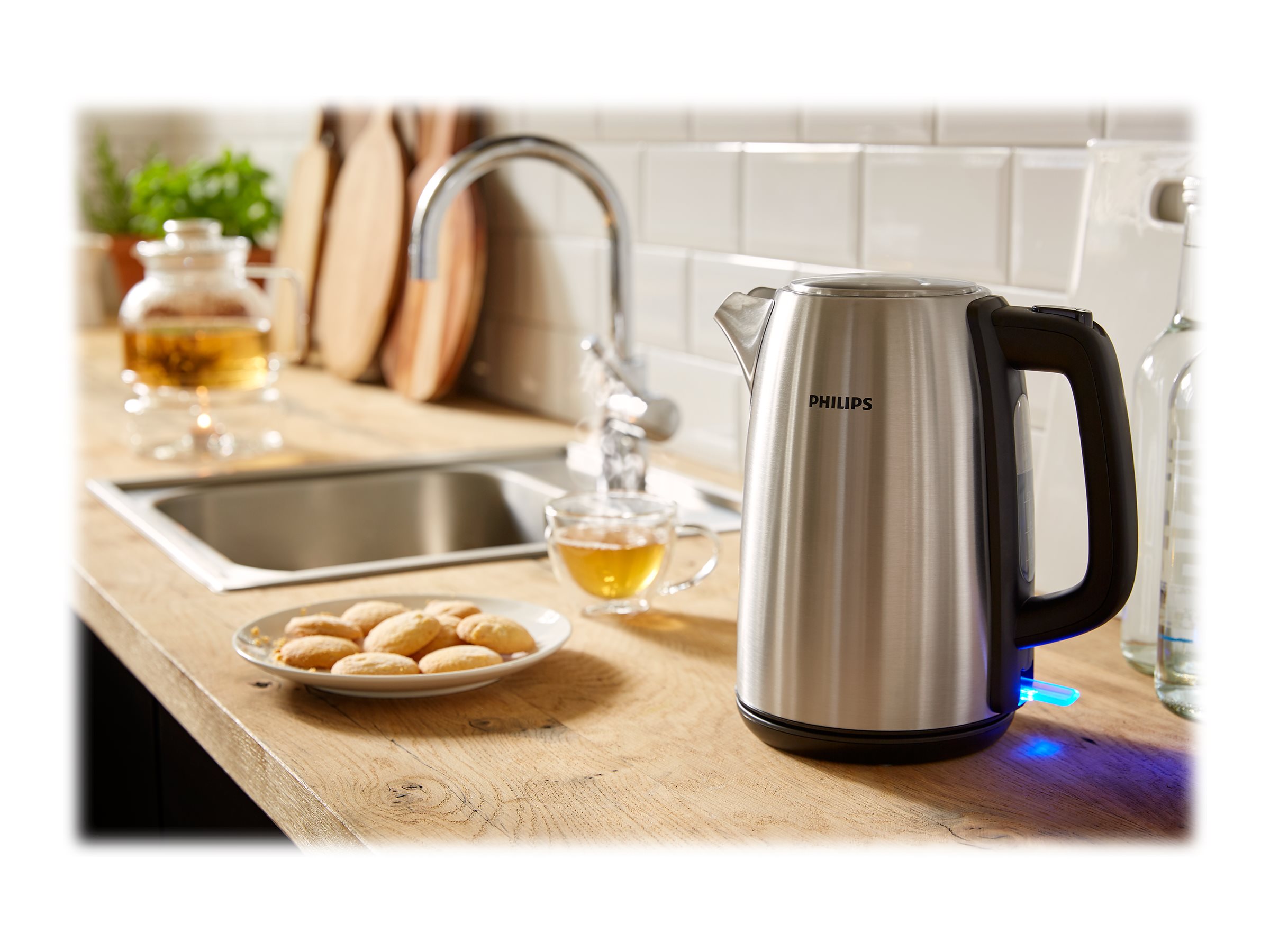 Philips | Kettle | HD9351/90 | Electric | 2200 W | 1.7 L | Stainless steel | 360° rotational base | Stainless steel - Image 7