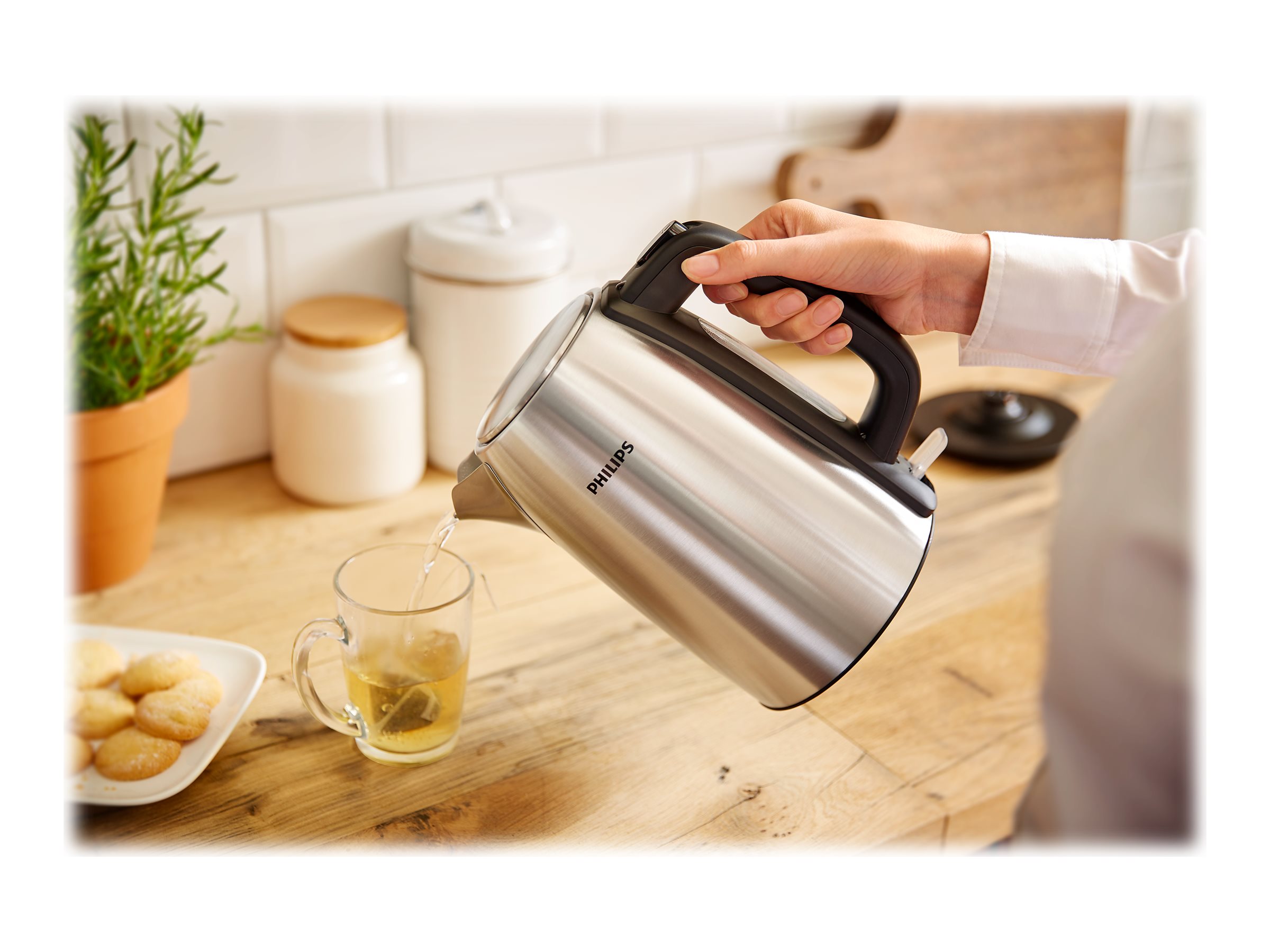 Philips | Kettle | HD9351/90 | Electric | 2200 W | 1.7 L | Stainless steel | 360° rotational base | Stainless steel - Image 8