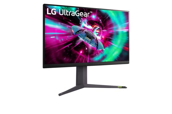 LG | 32GR93U-B | 32 " | IPS | 16:9 | 144 Hz | 1 ms | 3840 x 2160 pixels | HDMI ports quantity 2 | Black | Warranty 36 month(s) - Image 3