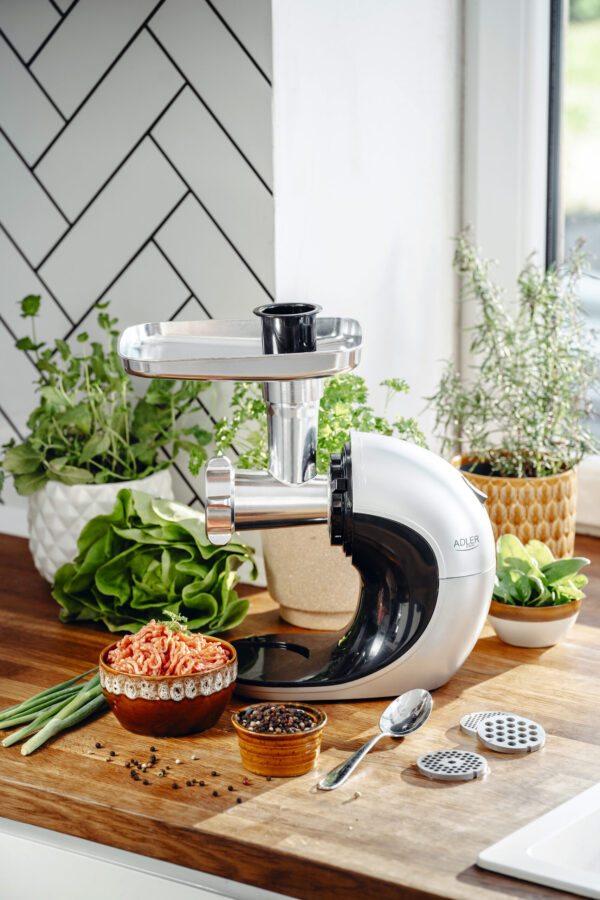 Adler | Slow-speed juicer 3in1 - Meat mincer, Juicer, Vegetable grater | AD 4131 | Type  Slow Juicer | Stainless Steel | 150 W | Number of speeds 1 | 90-105 RPM - Image 9