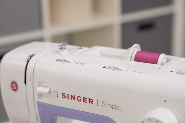 Singer | Sewing Machine | Simple 3232 | Number of stitches 32 | Number of buttonholes 1 | White - Image 6