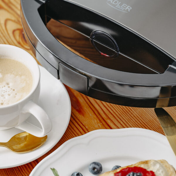 Adler Sandwich Maker | AD 3069 | 750 W | Number of plates 1 | Black - Image 9