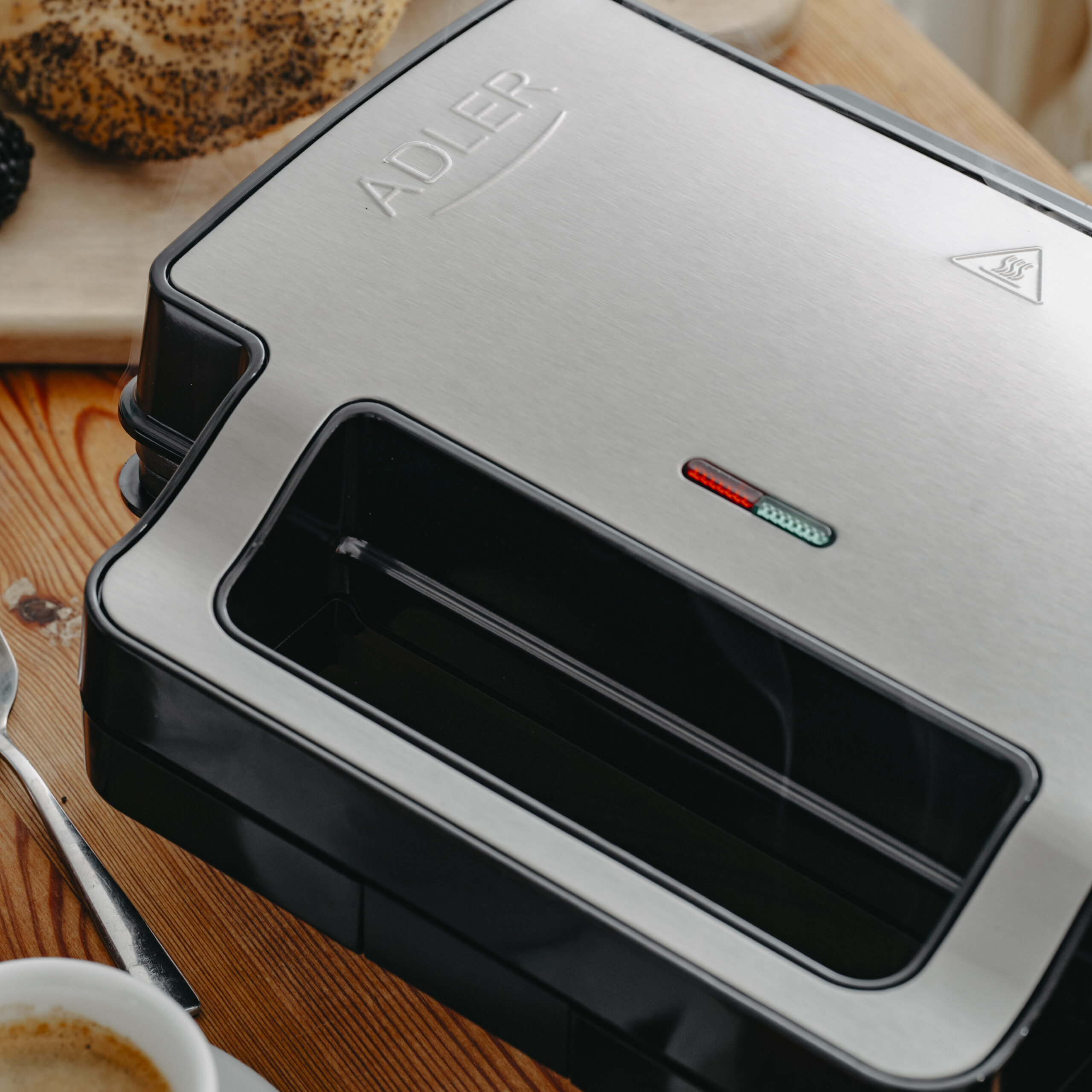 Adler Sandwich maker 2 in 1 | AD 3073 | 1000 W | Number of plates 2 | Stainless Steel/Black - Image 12