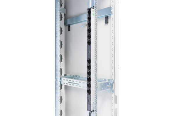 Digitus Aluminum Outlet Strip with overload protection | DN-95405 | Sockets quantity 12 - Image 4