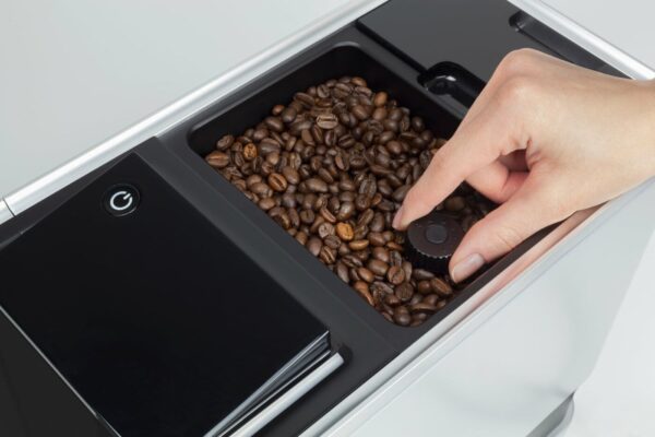 Caso | Coffee Machine | Café Crema Touch | Pump pressure 19 bar | Built-in milk frother | Automatic | 1470 W | Black/Stainless steel - Image 9