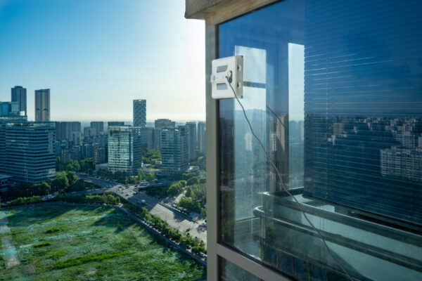 HUTT Window Cleaning Robot | A1 | Corded | 6000 Pa | White - Image 9