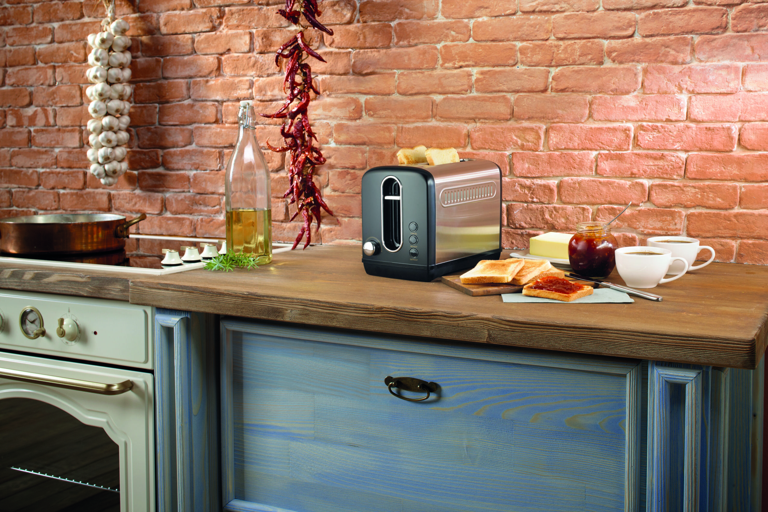 Gorenje | Toaster | T1100CLBK | Power 1100 W | Number of slots 2 | Housing material Plastic/Metal | Black - Image 4