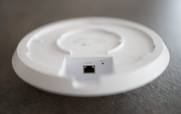 Ubiquiti WiFi 6 Long-Range Access Point: 2.4 GHz/5 GHz, Concurrent Clients: 300+ | Ubiquiti | Access Point | U6-LR-EU | 802.11ax | 7.3 Mbps to 2.4 Gbps (MCS0 - MCS11 NSS1/2/3/4, HE 20/40/80/160) Mbit/s | Ethernet LAN (RJ-45) ports 1 | MU-MiMO Yes | no PoE | (Without POE adapter) - Image 3