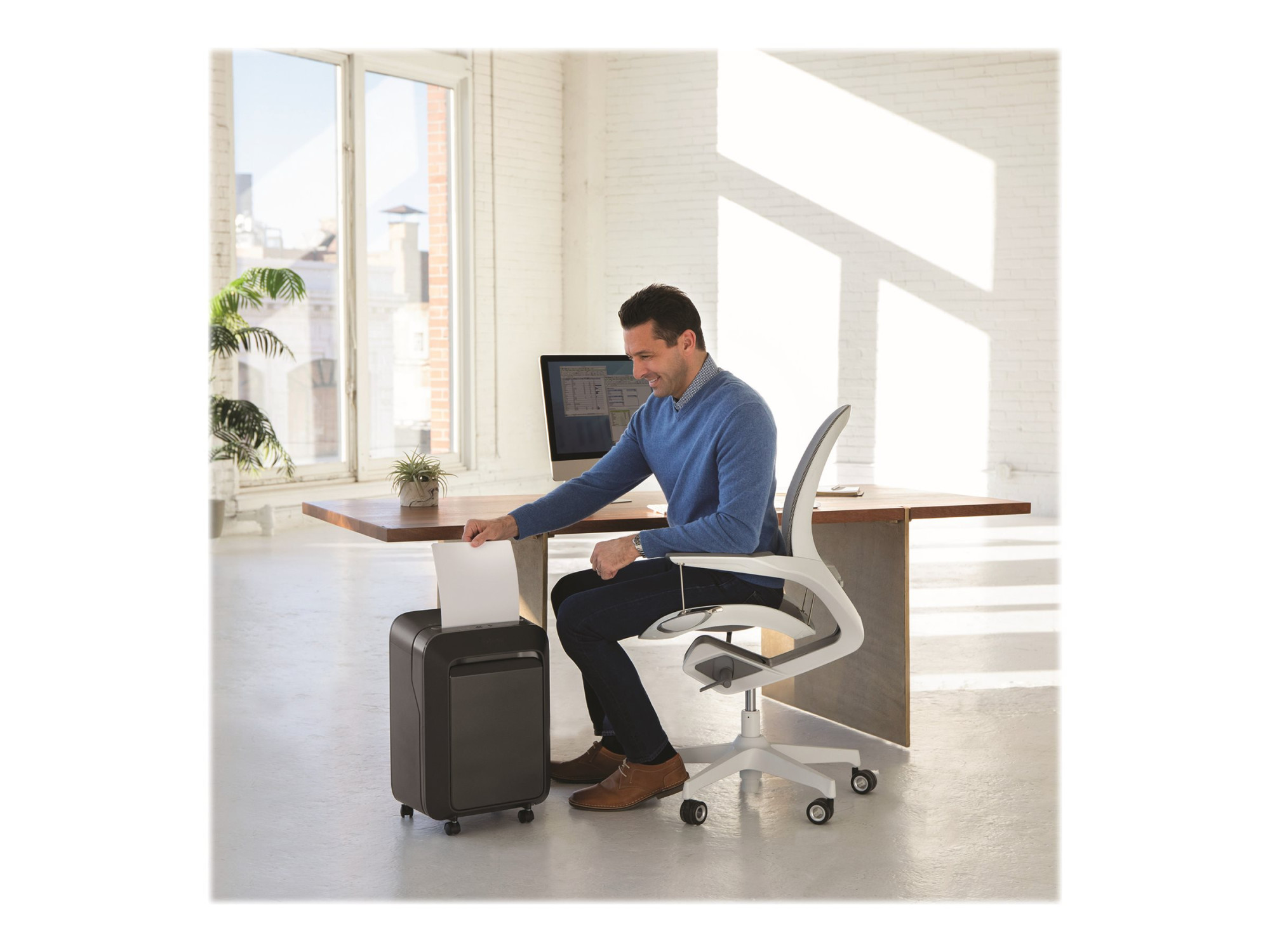 MicroShred | LX211 | Black | Paper shredding | Credit cards shredding | Traditional - Image 14