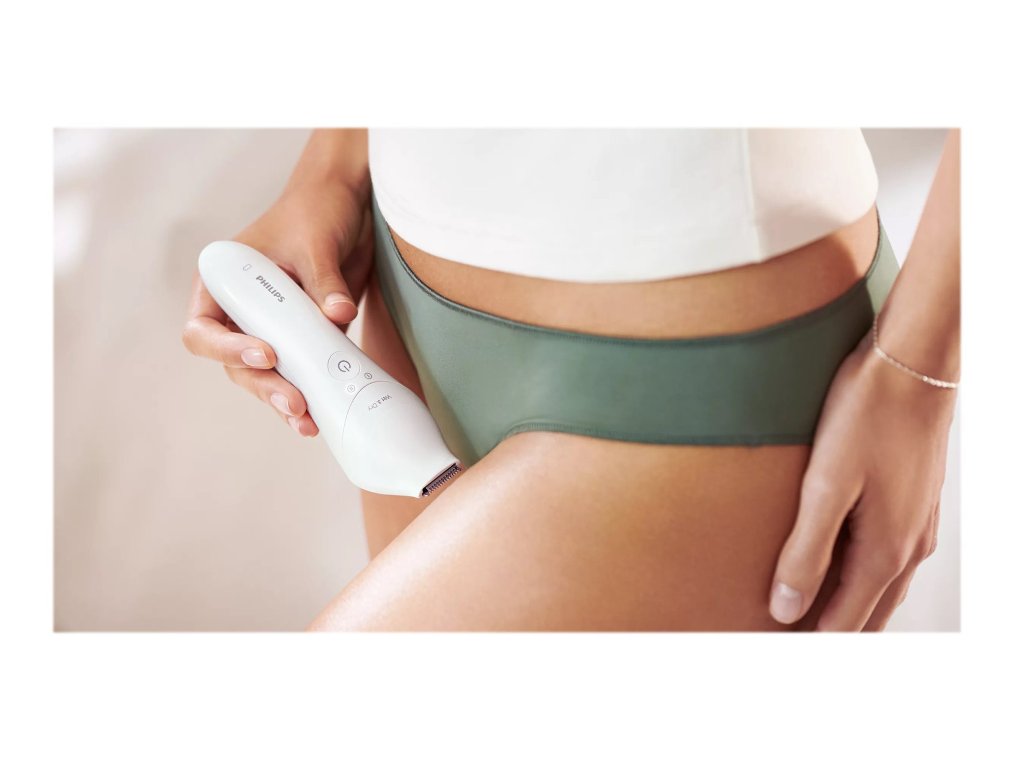 Philips | Epilator | BRE740/10 | Operating time (max) 40 min | Number of power levels N/A | Wet & Dry | White - Image 16