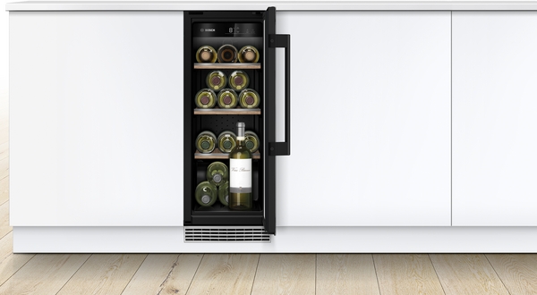 Bosch | Wine Cooler | KUW20VHF0 Series 6, | Energy efficiency class F | Built-in | Bottles capacity 21 | Black - Image 6