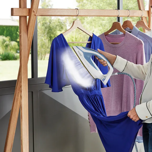 TEFAL | Steam Station Pro Express | GV9710E0 | 3000 W | 1.2 L | 7.6 bar | Auto power off | Vertical steam function | Calc-clean function | White/Blue - Image 5