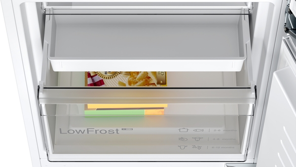 Bosch | Refrigerator | KIV86VSE0 | Energy efficiency class E | Built-in | Combi | Height 177.2 cm | Fridge net capacity 183 L | Freezer net capacity 84 L | Display | 35 dB | White - Image 4