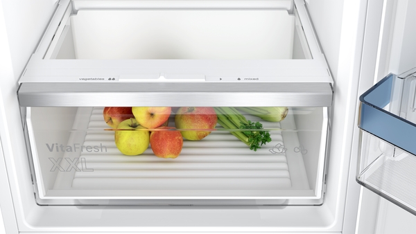 Bosch | Refrigerator | KIV86VSE0 | Energy efficiency class E | Built-in | Combi | Height 177.2 cm | Fridge net capacity 183 L | Freezer net capacity 84 L | Display | 35 dB | White - Image 8