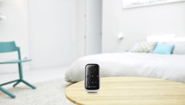 Motorola | Audio Baby Monitor | PIP10 | DECT Wireless Technology; High sensitivity microphone and crystal clear sound; Low Battery Alert; Mute/sound detection alert; Portable parent unit | White - Image 5