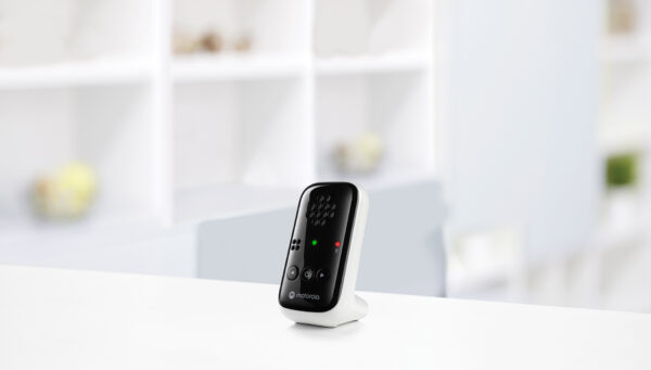 Motorola | Audio Baby Monitor | PIP10 | DECT Wireless Technology; High sensitivity microphone and crystal clear sound; Low Battery Alert; Mute/sound detection alert; Portable parent unit | White - Image 6