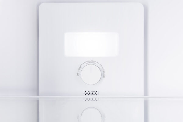 ETA Refrigerator | ETA275090020E | Energy efficiency class E | Free standing | Combi | Height 180 cm | No Frost system | Fridge net capacity 182 L | Freezer net capacity 71 L | 40 dB | Black - Image 6