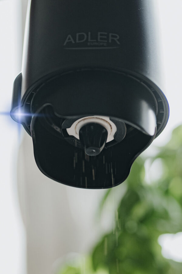 Adler | Electric Salt and pepper grinder | AD 4449b | Grinder | 7 W | Housing material ABS plastic | Lithium | Mills with ceramic querns; Charging light; Auto power off after: 3 minutes; Fully charged for 120 minutes of continuous use; Charging time: 2.5 hours; Cable charging: USB-C-USB-A; Grinder capacity: 150ml; Included: base, 3 replaceable grinders, tray, USB charging cable | Matte Black - Image 10