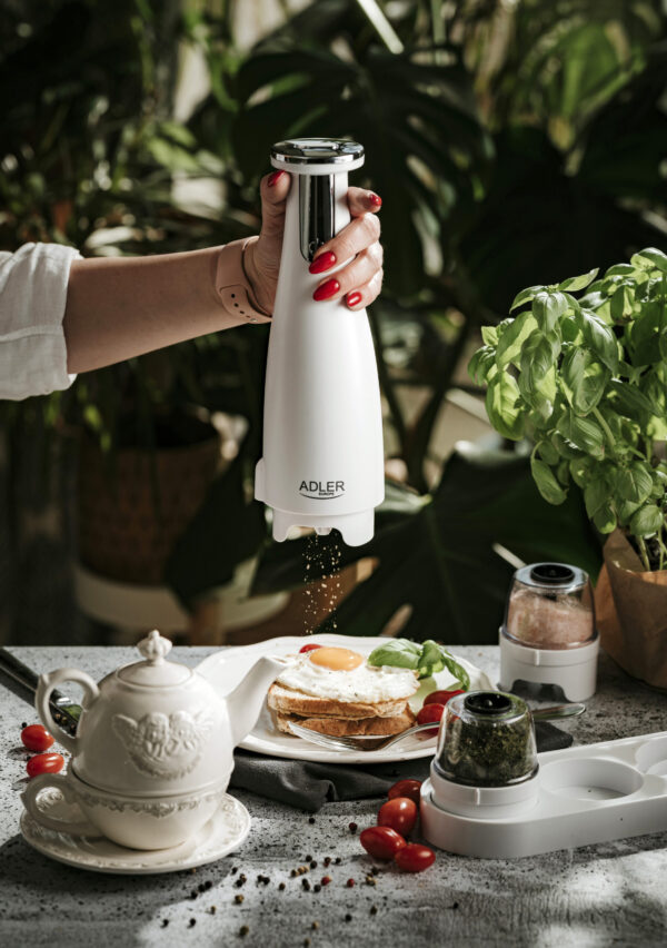 Adler | Electric Salt and pepper grinder | AD 4449w | Grinder | 7 W | Housing material ABS plastic | Lithium | Mills with ceramic querns; Charging light; Auto power off after: 3 minutes; Fully charged for 120 minutes of continuous use; Charging time: 2.5 hours; Cable charging: USB-C-USB-A; Grinder capacity: 150ml; Included: base, 3 replaceable grinders, tray, USB charging cable | Matte White - Image 9