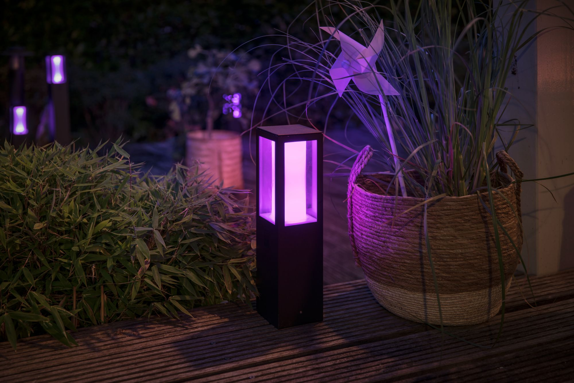 Philips Hue WCA Impress Outdoor Pedestal Lantern 24V | 8 W | 2000-6500 Hue White Colour Ambiance - Image 11