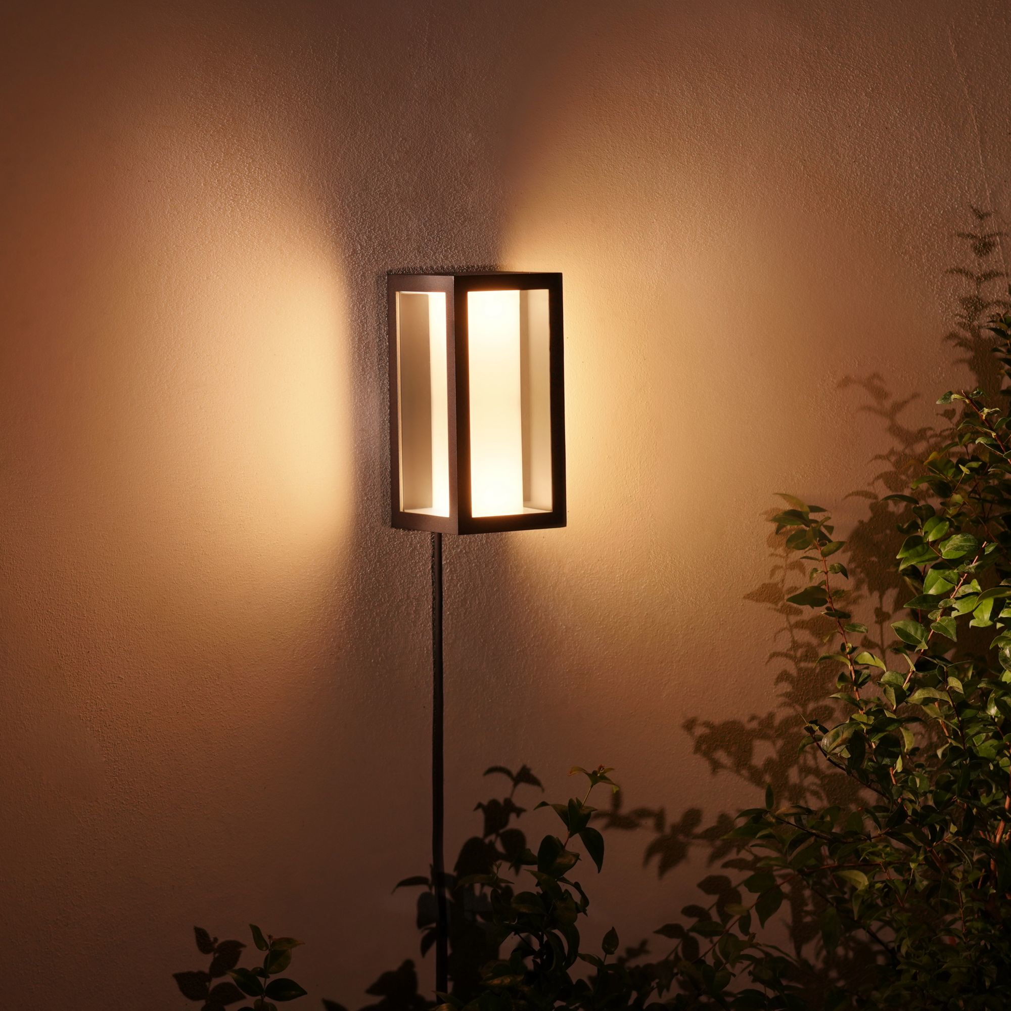 Philips Hue WCA Impress Outdoor Wall Lantern 24V | 8 W | 2000-6500 Hue White Colour Ambiance - Image 6
