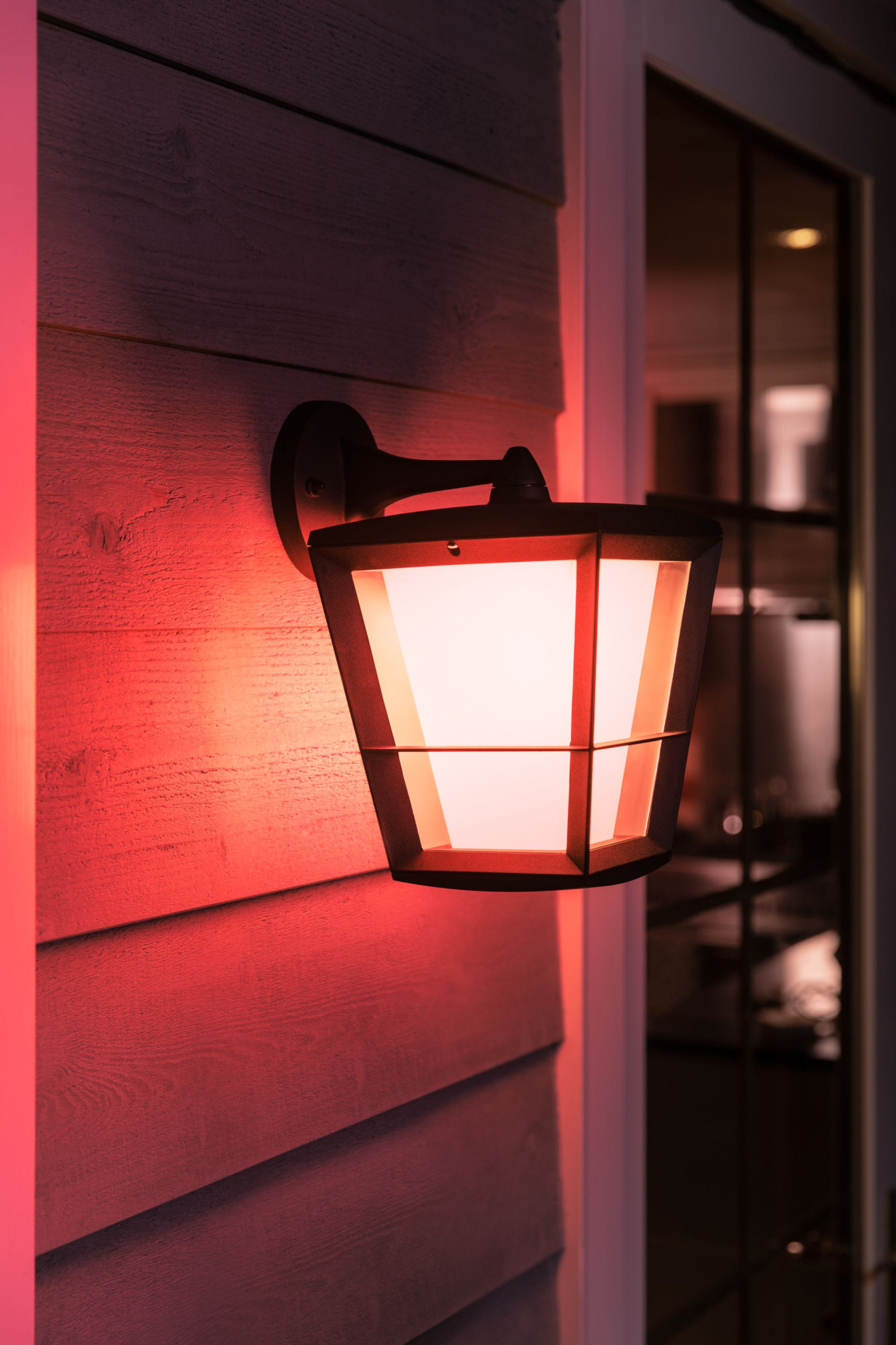 Philips Hue WCA Econic Outdoor Wall Lantern | 15 W | 2000-6500 Hue White Colour Ambiance - Image 7