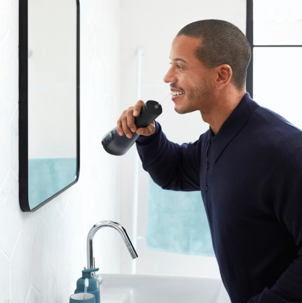 Panasonic Oral irrigator | EW-DJ86-K503 | Cordless | 200 ml | Number of heads 2 | Black - Image 4