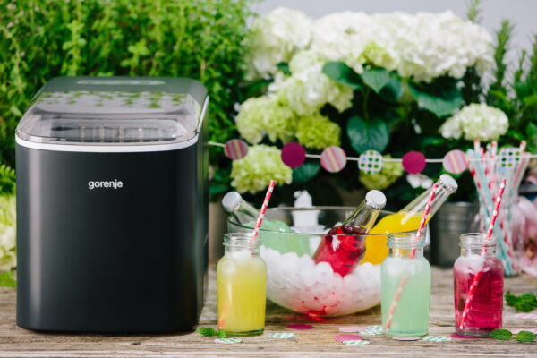 Gorenje | Ice cube maker | IMC1200B | Power 120 W | Capacity 2.2 L | Black - Image 2