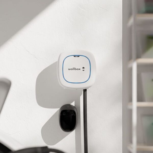 Wallbox | Electric Vehicle charge | Pulsar Max | 11 kW | Wi-Fi, Bluetooth | Pulsar Max retains the compact size and advanced performance of the Pulsar family while featuring an upgraded robust design, IK10 protection rating, and even easier installation. Pulsar Max is controlled by the myWallbox app via WiFi and Bluetooth and is compatible with all Wallbox Energy Management functionalities | 5 m | White - Image 3