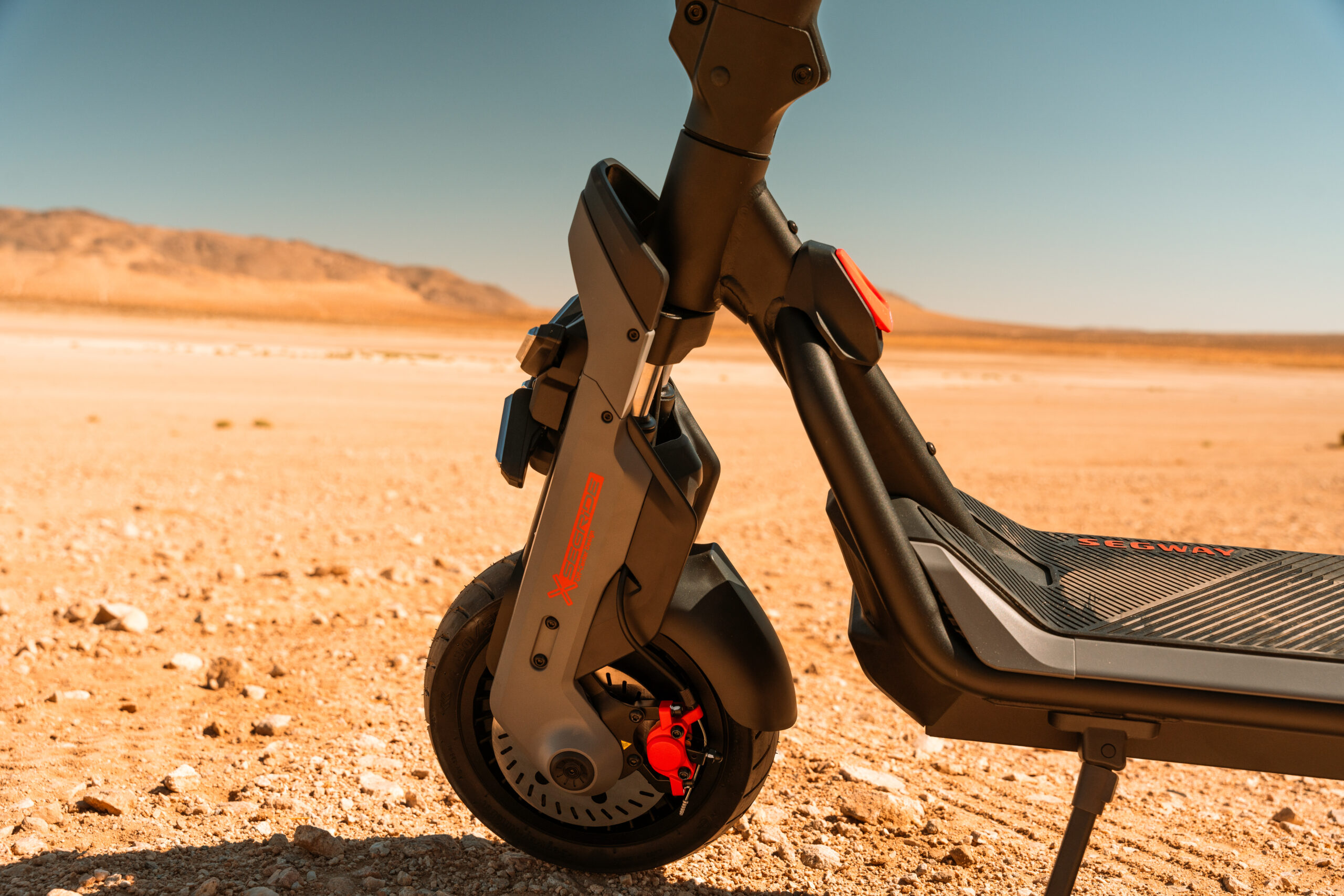 Segway | Superscooter GT3 Pro | Electric Scooter | Max 2 x 3500W W | Up to 80 km/h | 11 " | Black and Gold - Image 8