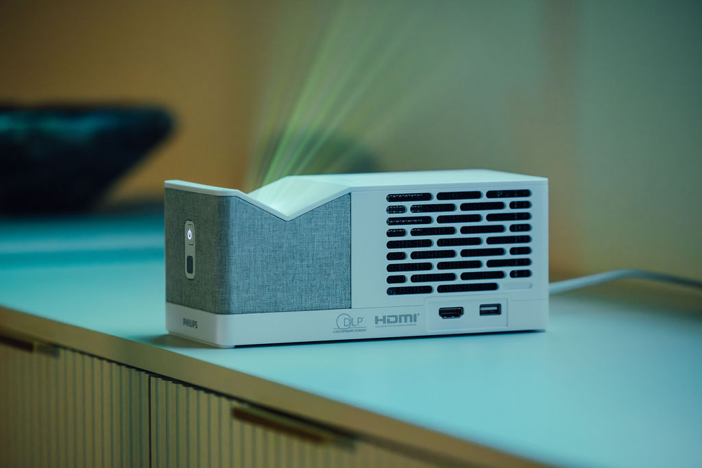 Philips | Screeneo UL5 Smart | Full HD (1920x1080) | 550 ANSI lumens | 1800:1 | White | 4:3, 16:9 | 1800:1 | Triple Laser Ultra Short Throw Projector | Wi-Fi - Image 9