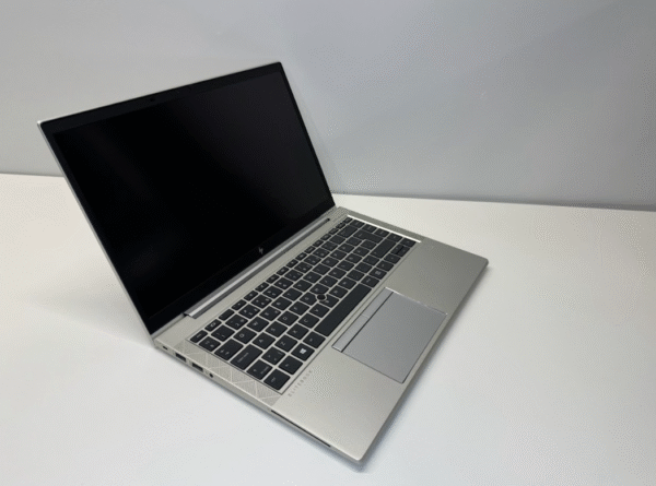HP | RENEW | Grade A | HP EliteBook 840 G8 | 14 " | FHD | i5-1135G7 | 8 GB | SSD | 256 GB | Intel Iris Xe Graphics | Windows 11 Pro | Keyboard language Swedish | 12 month(s) - Image 2