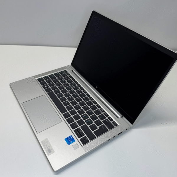 HP Renew | Grade A | EliteBook 830 G8 | 13.3 " | FHD | i5-1135G7 | 8 GB | SSD | 256 GB | Intel Iris Xe Graphics | Windows 11 Pro | Keyboard language Nordic | 12 month(s)