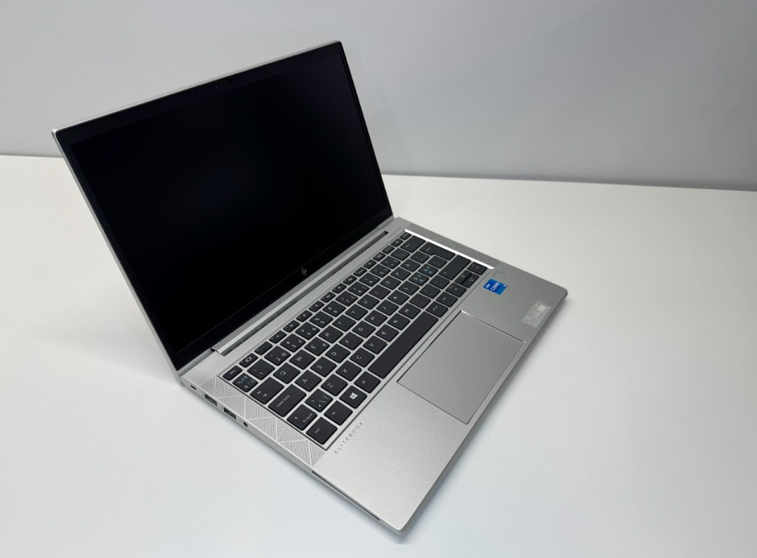 HP Renew | Grade A | EliteBook 830 G8 | 13.3 " | FHD | i5-1135G7 | 8 GB | SSD | 256 GB | Intel Iris Xe Graphics | Windows 11 Pro | Keyboard language Nordic | 12 month(s) - Image 2