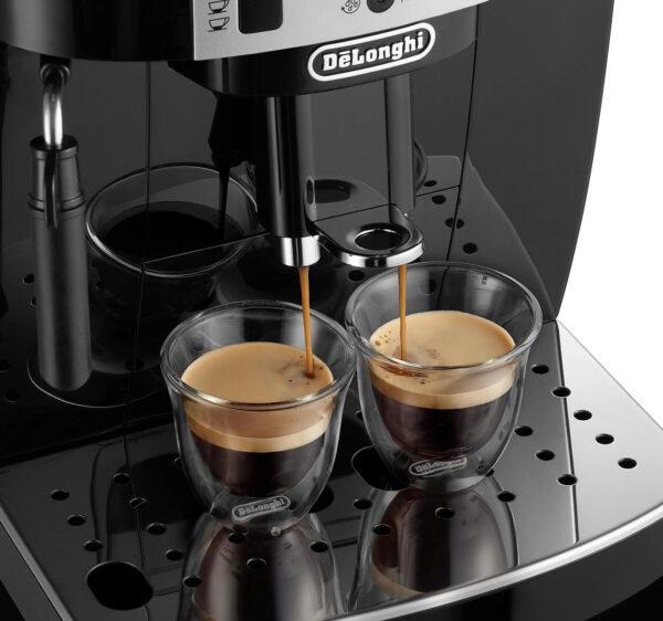Delonghi | Coffee Maker | ECAM22.115.B Magnifica S | Pump pressure 15 bar | Built-in milk frother | Automatic | 1450 W | Black - Image 3